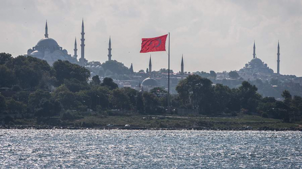 «Reuters» сообщило о массовом исходе россиян из Турции из-за проблем с ВНЖ